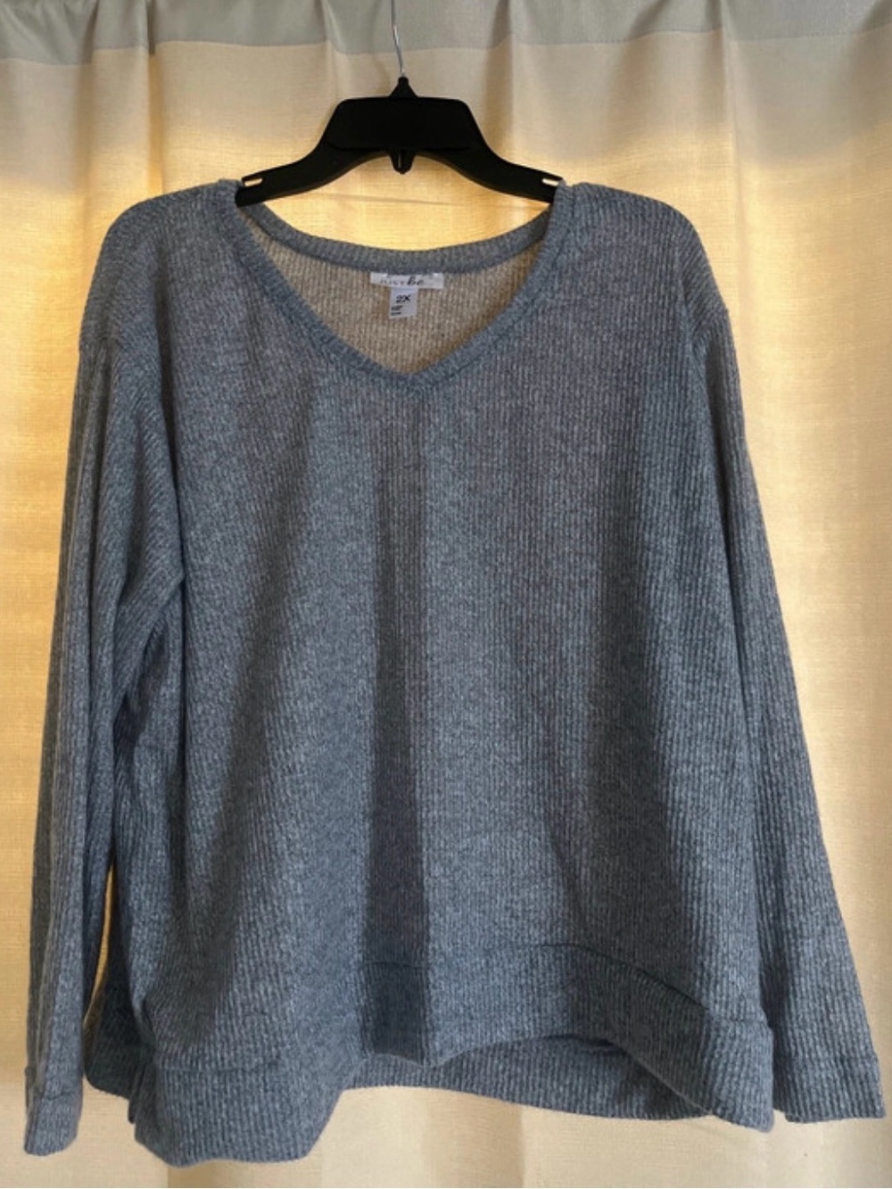 just be Women's Ribbed V-Neck Sweater - Gray